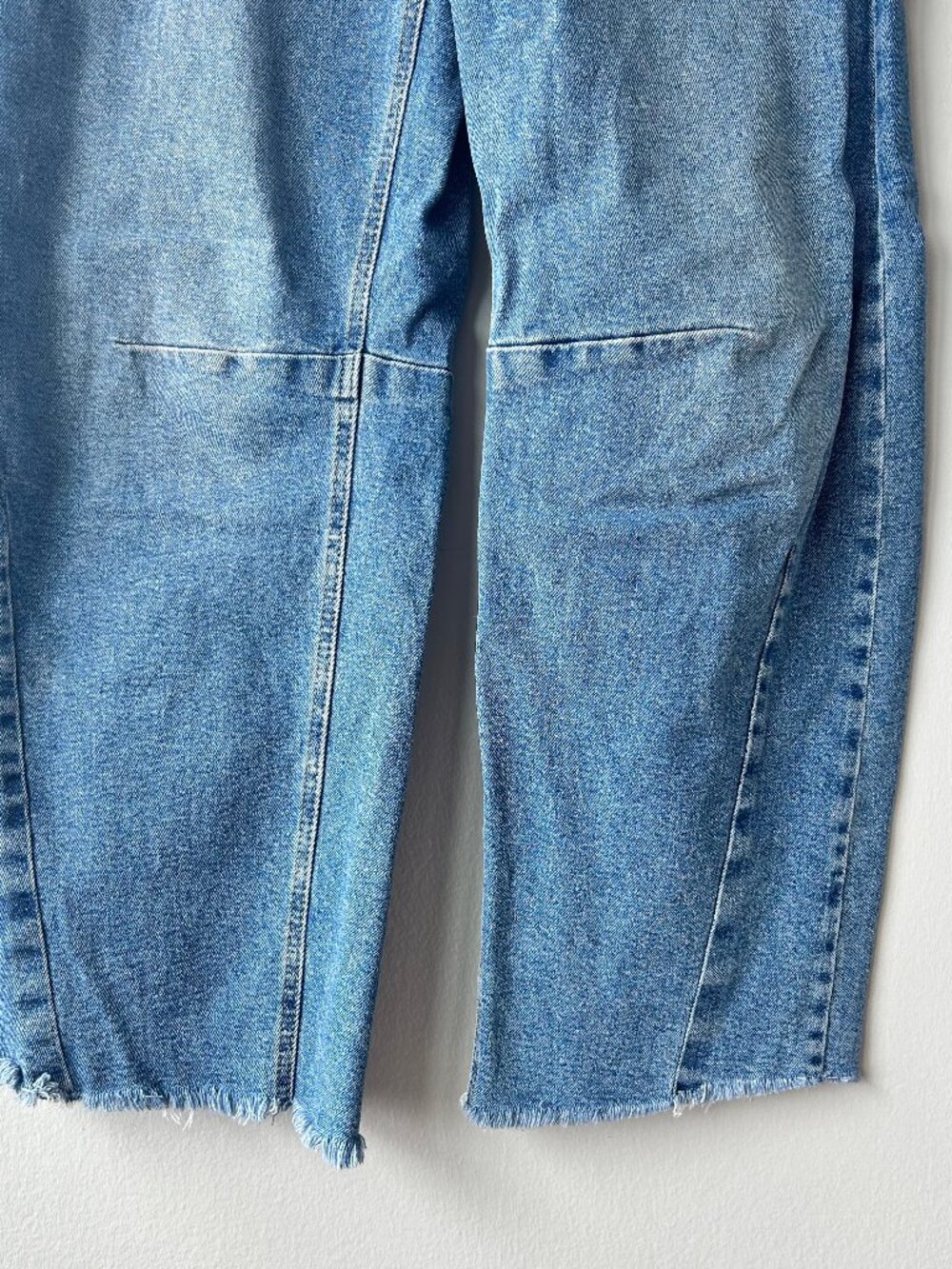 Just Black Denim Seamed Barrel Jeans High Rise Raw Hem Medium Wash Size 24 - Picture 3 of 11